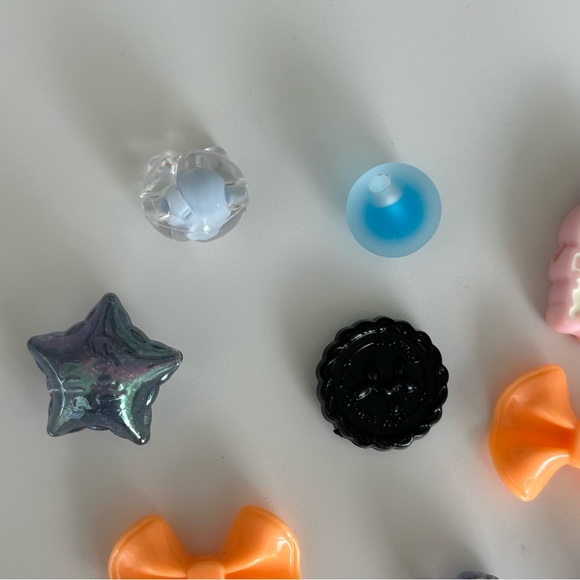 Assorted Fun Beads for Crafts - 11 pieces - Picture 16 of 16